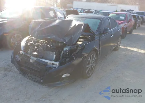 2019 Nissan Altima 2.5 Platinum z USA, uszkodzony, nr VIN 1N4BL4FV6KC105661